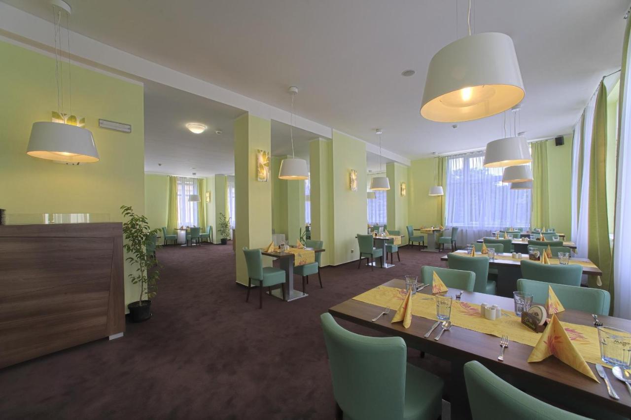 Hotel Zamecek Poděbrady Екстериор снимка
