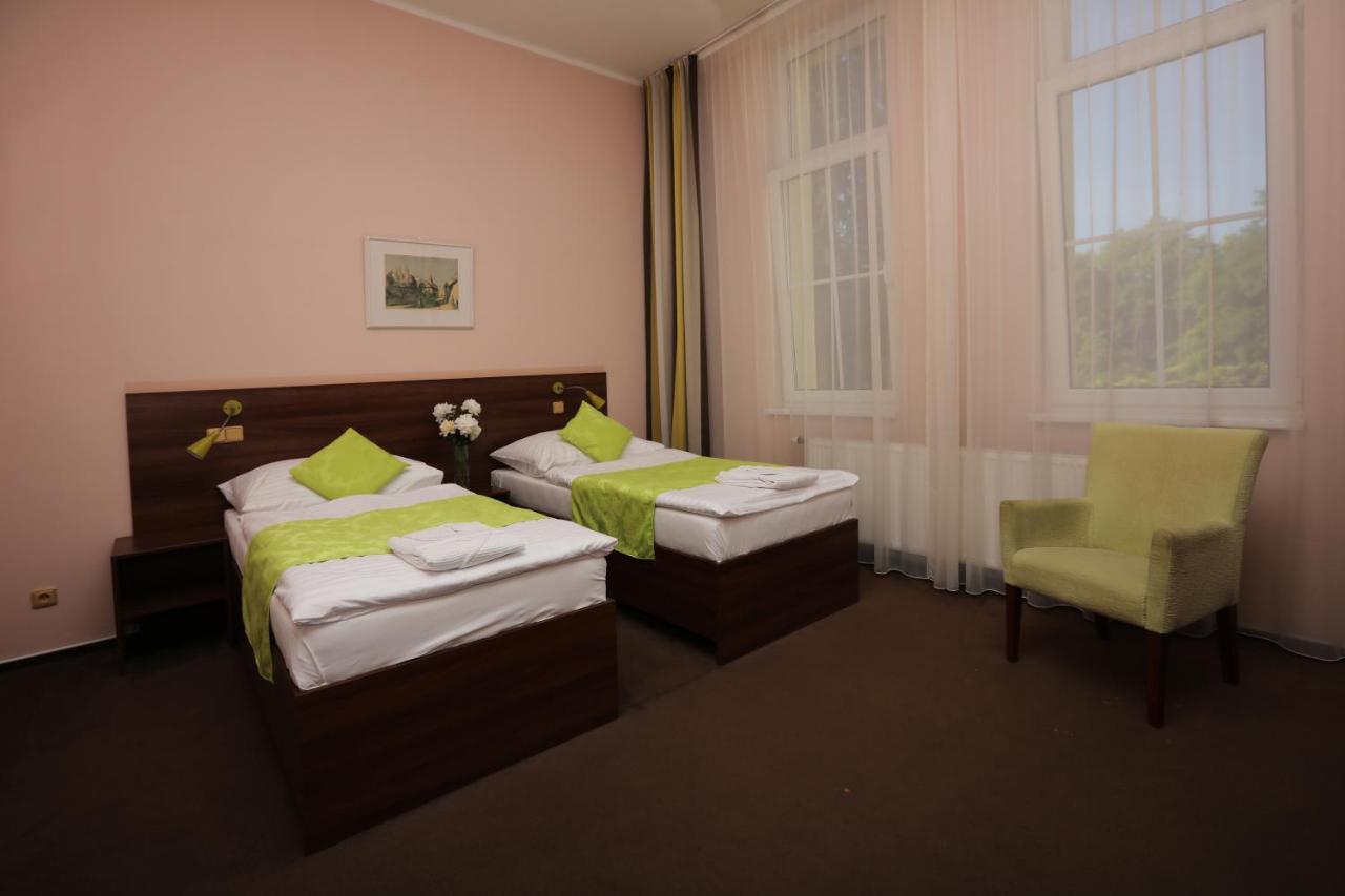 Hotel Zamecek Poděbrady Екстериор снимка