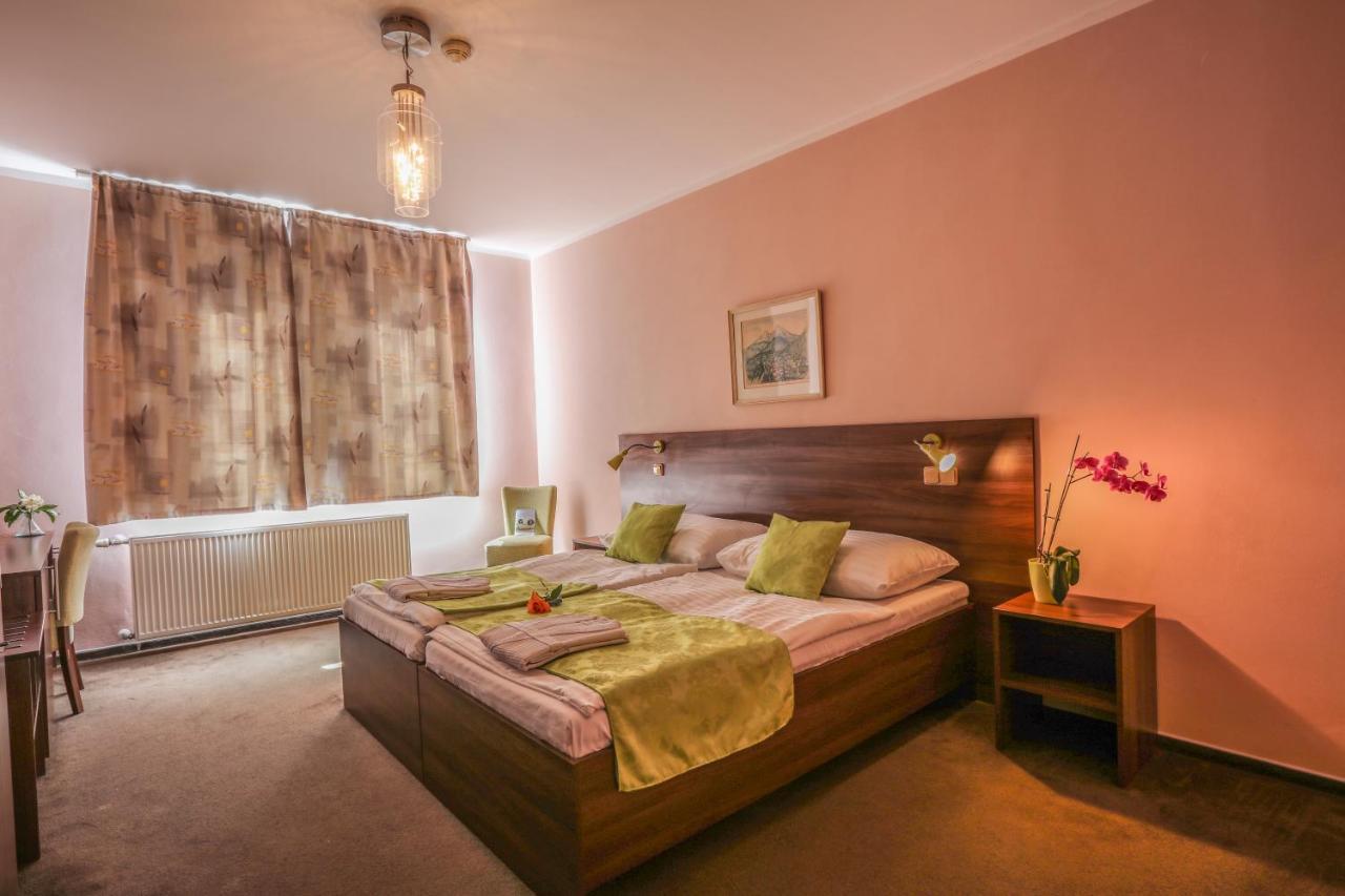 Hotel Zamecek Poděbrady Екстериор снимка