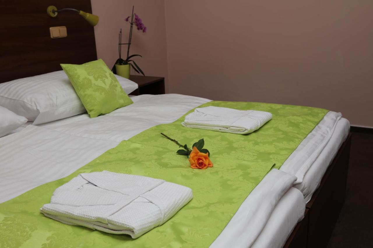 Hotel Zamecek Poděbrady Екстериор снимка