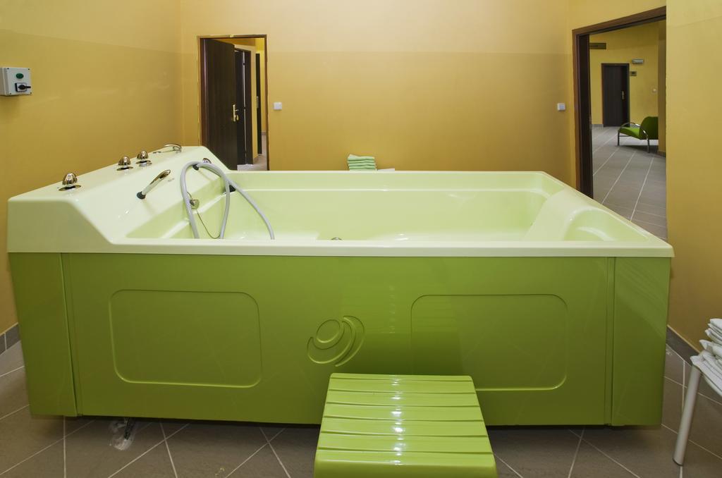 Hotel Zamecek Poděbrady Екстериор снимка