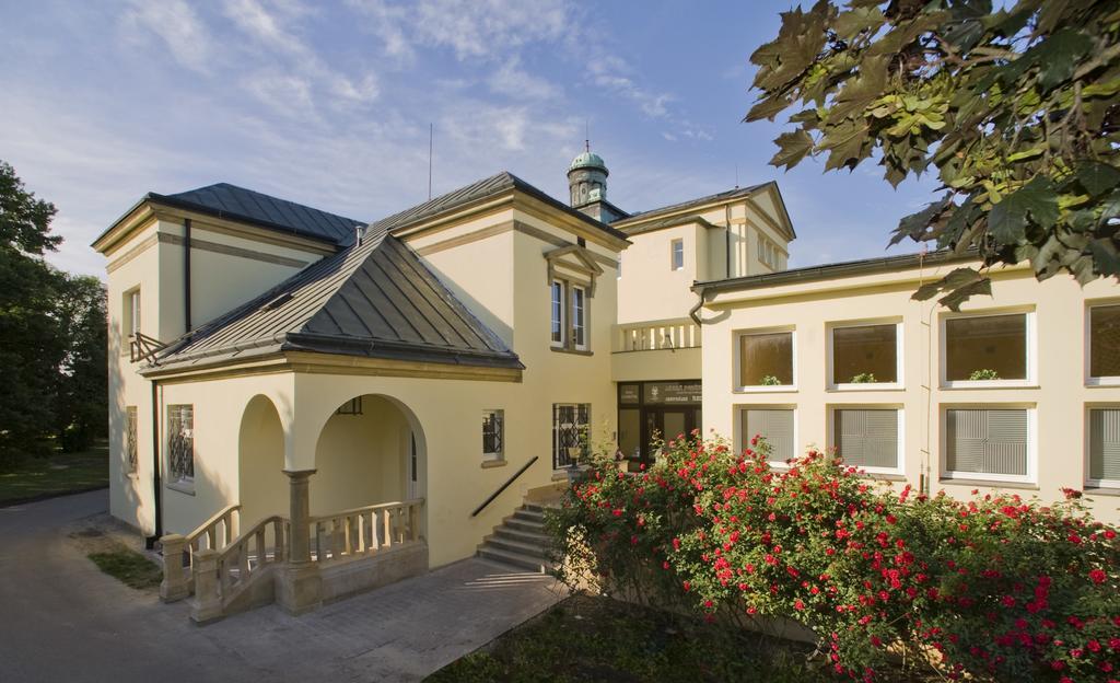 Hotel Zamecek Poděbrady Екстериор снимка