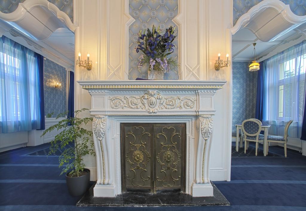 Hotel Zamecek Poděbrady Екстериор снимка