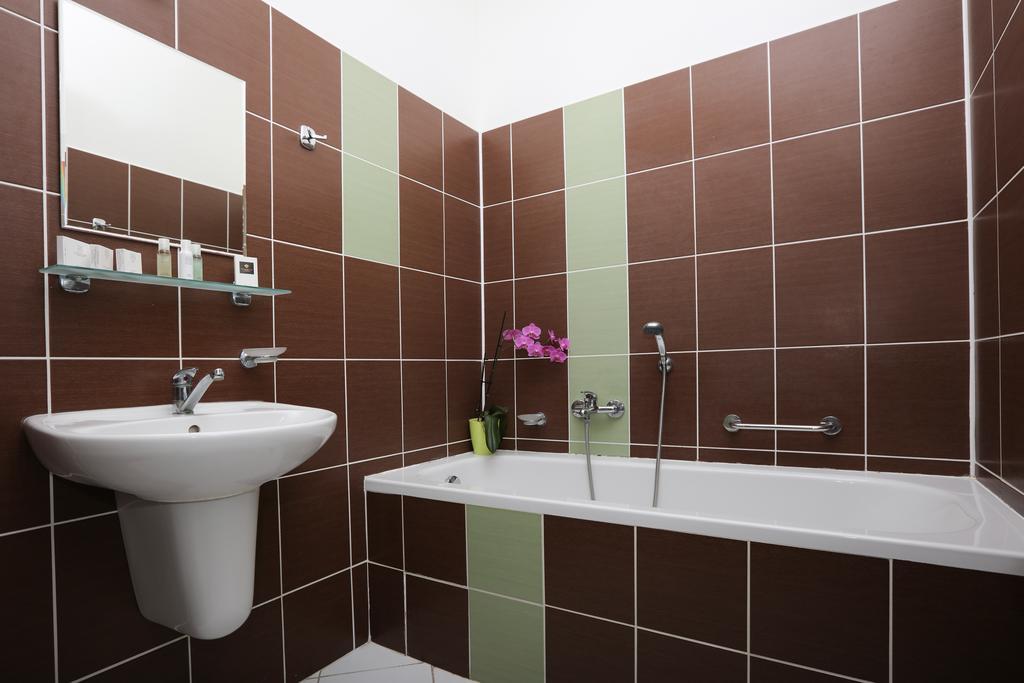 Hotel Zamecek Poděbrady Екстериор снимка