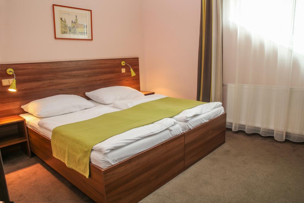 Hotel Zamecek Poděbrady Екстериор снимка